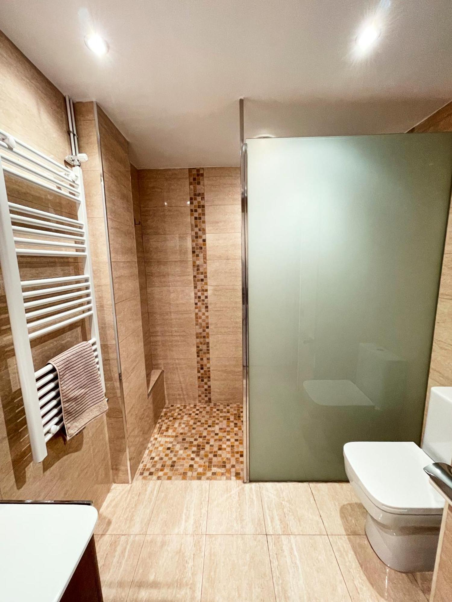 Apartamento Familiar En El Centro De Benasque Con Terraza Bagian luar foto