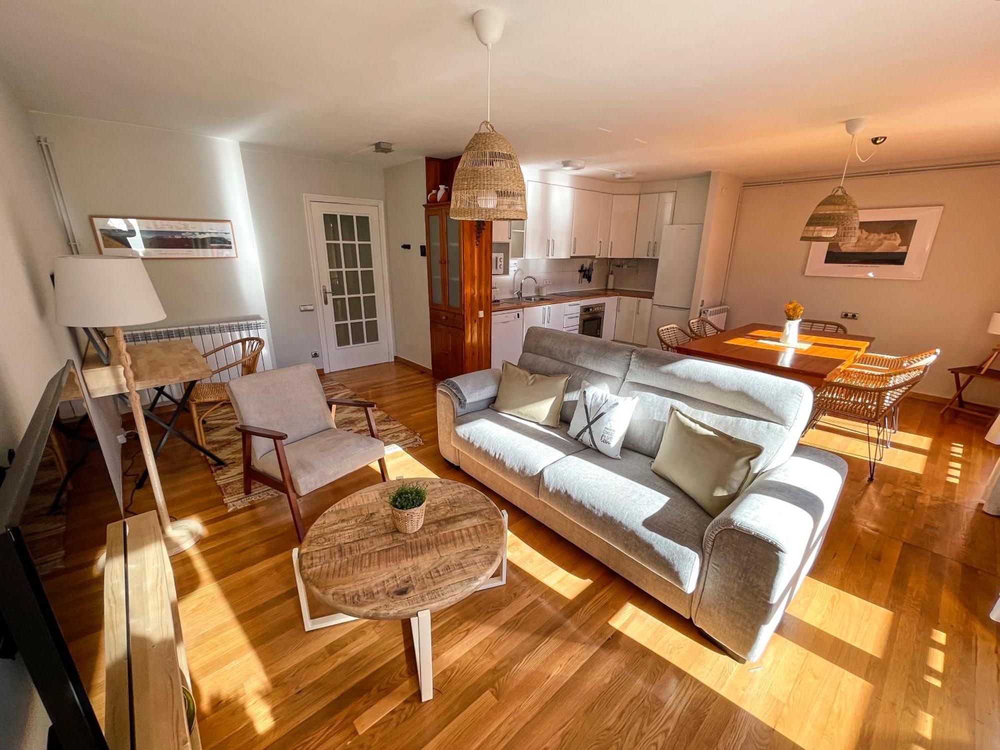 Apartamento Familiar En El Centro De Benasque Con Terraza Bagian luar foto