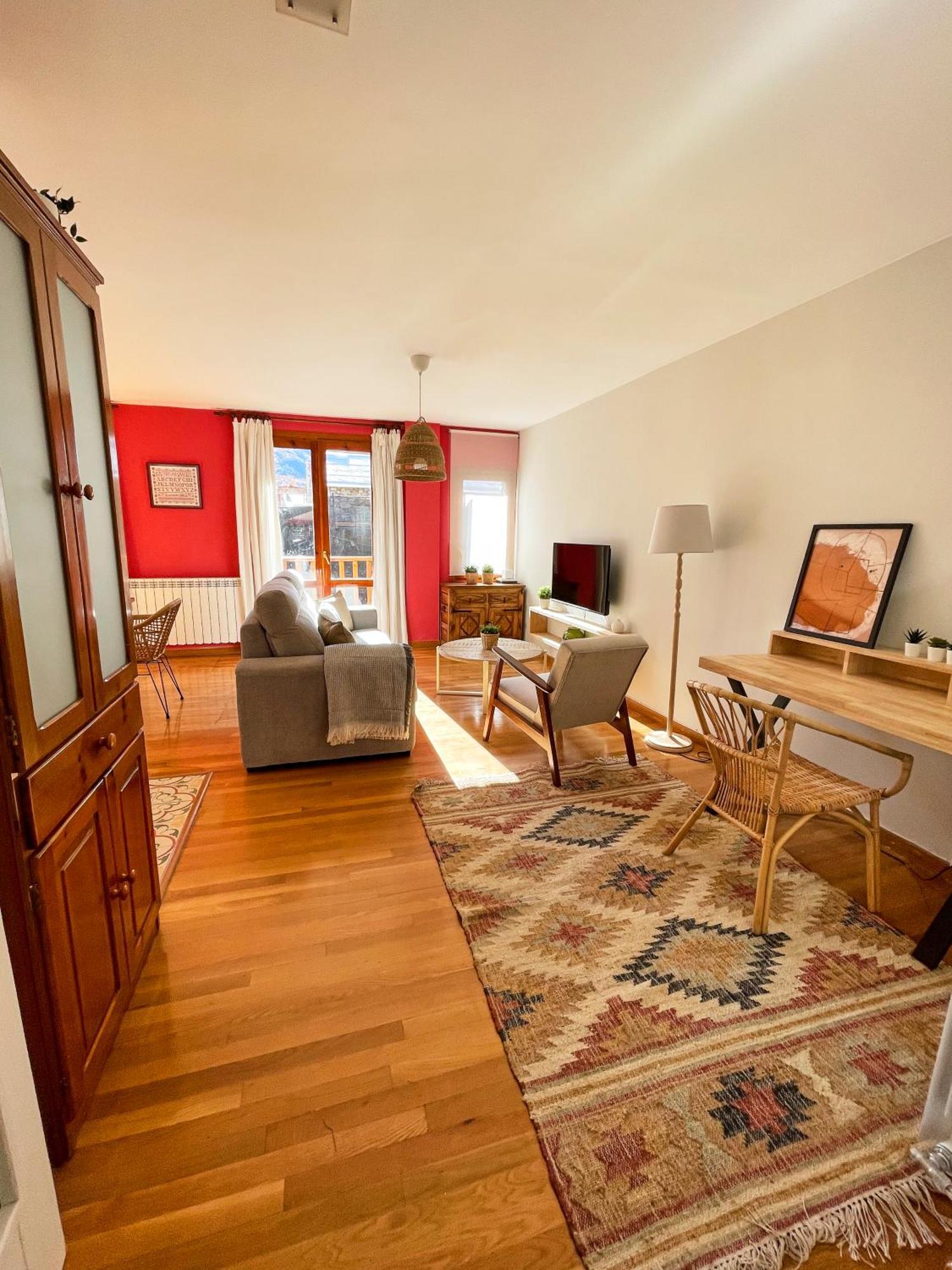 Apartamento Familiar En El Centro De Benasque Con Terraza Bagian luar foto